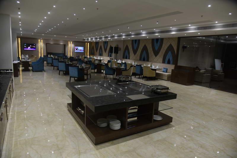 Pride & Convention Centre Hotel 5*